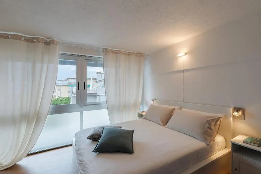 Duca D'Aosta - Il Soffio Del Mare Apartment Viareggio 0*,