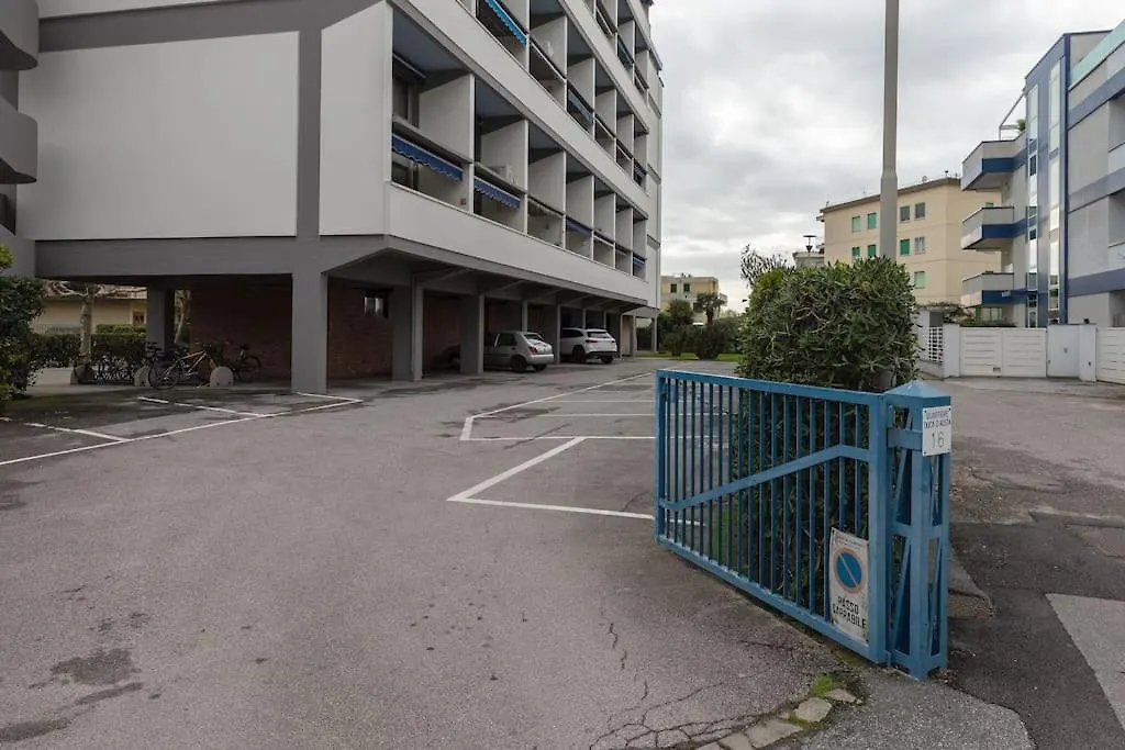 Duca D'Aosta - Il Soffio Del Mare Apartment Viareggio Italy